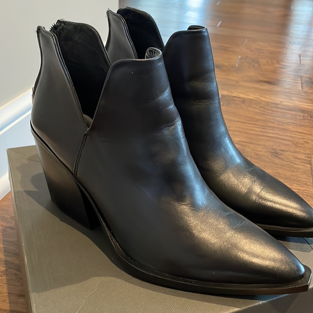 Vince Camuto NEW IN BOX Gigietta Bootie Sz 10.5